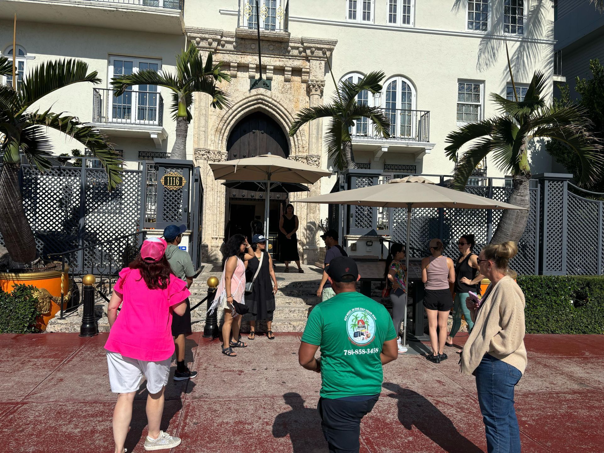 The passengers on the Miami 3 in 1 City Tour in the Versace Mansion