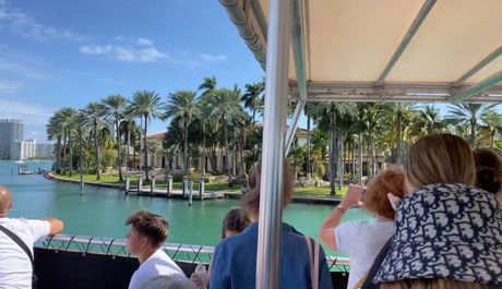 sightseeing cruise, star island, miami from the water, immersive experience, shaquille o'neal, unparalleled views, learn fun facts, beautiful homes, homes of the rich, perfect day for a Sightseeing Cruise from Bayside Marketplace, yes we de part from Bayside Marketplace