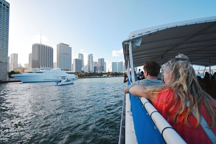 Miami boat tour of Celebrity homes