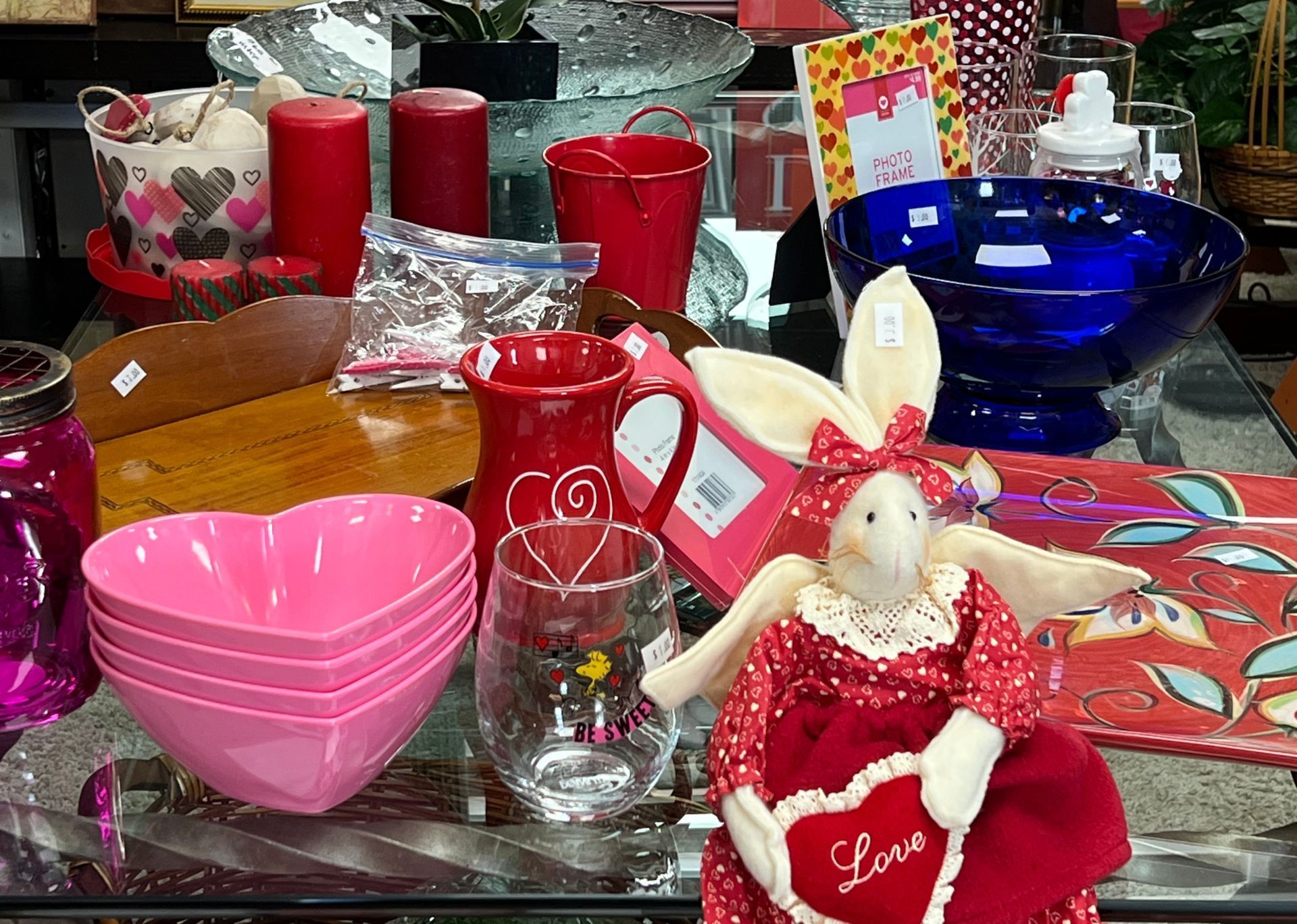 A table filled with lots of valentine 's day items