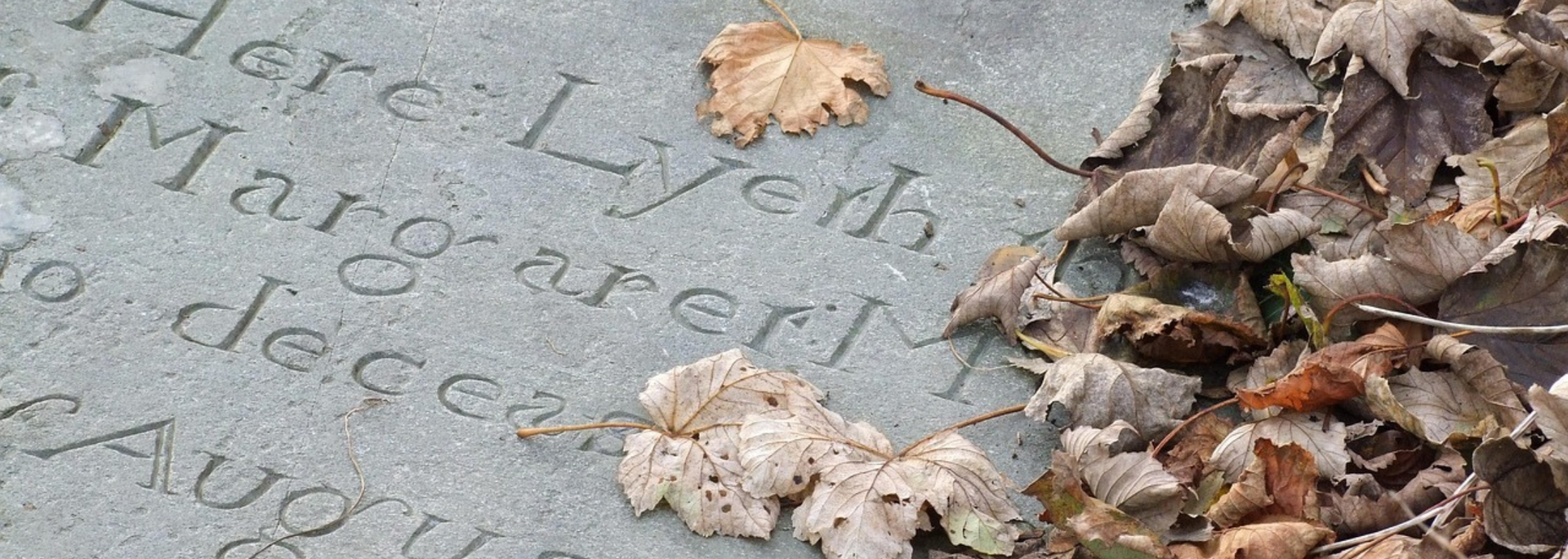 Picture of Personalised phrases on gravestone.
