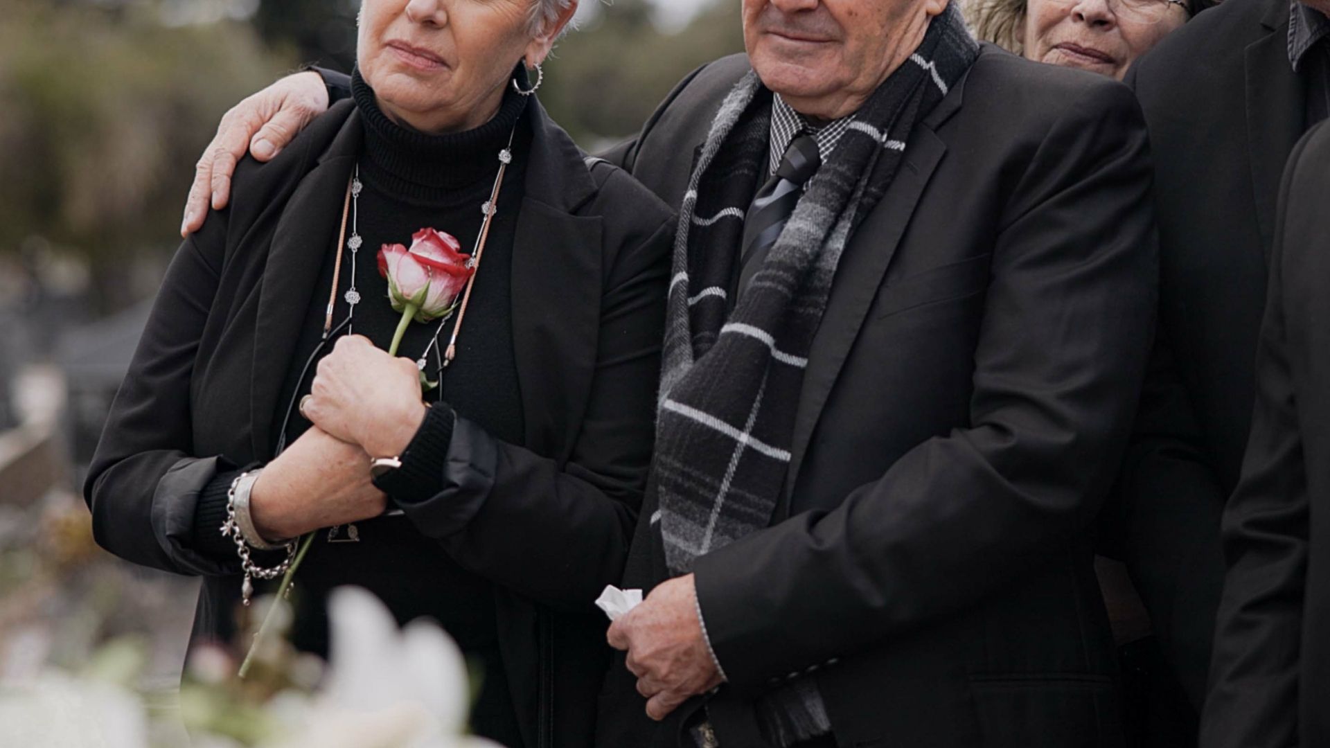 What is a memorial service and how is it different to a funeral? Find out what happens at a memorial