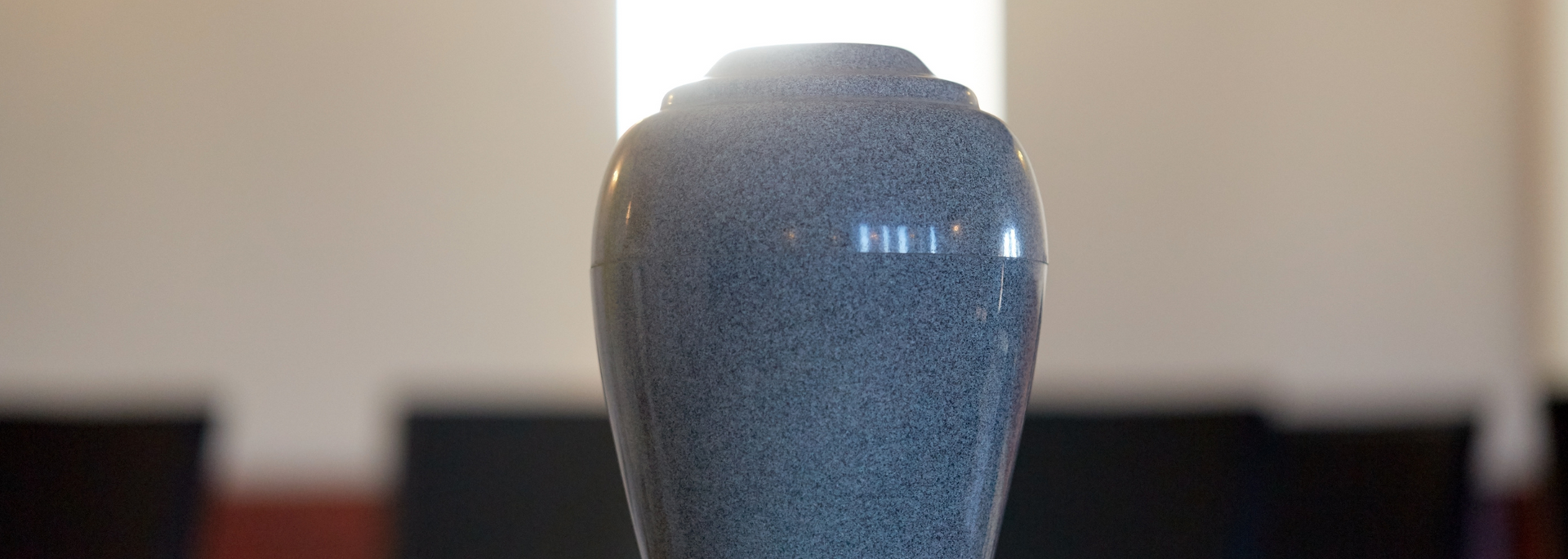 Picture of a simple but beautiful urn. Picture of a simple but beautiful urn.