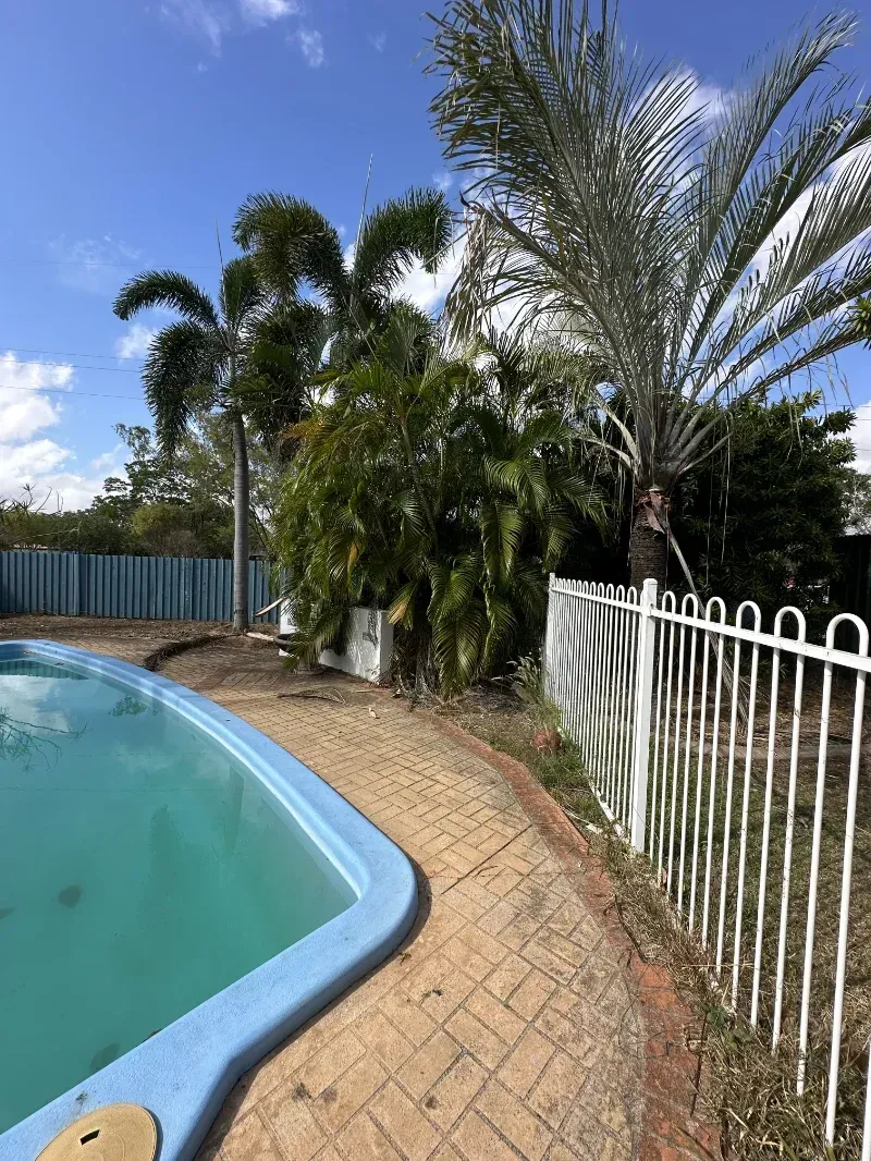 Turquoise Swimming Pool With a Light Blue Edge — I Do It All in Coolum, QLD