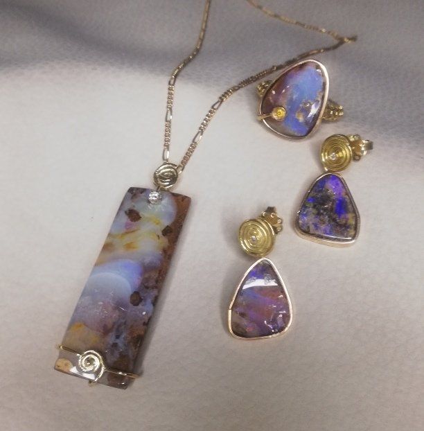 Parure oro 18kt e opale