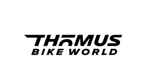 Schwarzes Thomus Bike World-Logo mit stilisiertem Text und einem Fahrradsymbol.