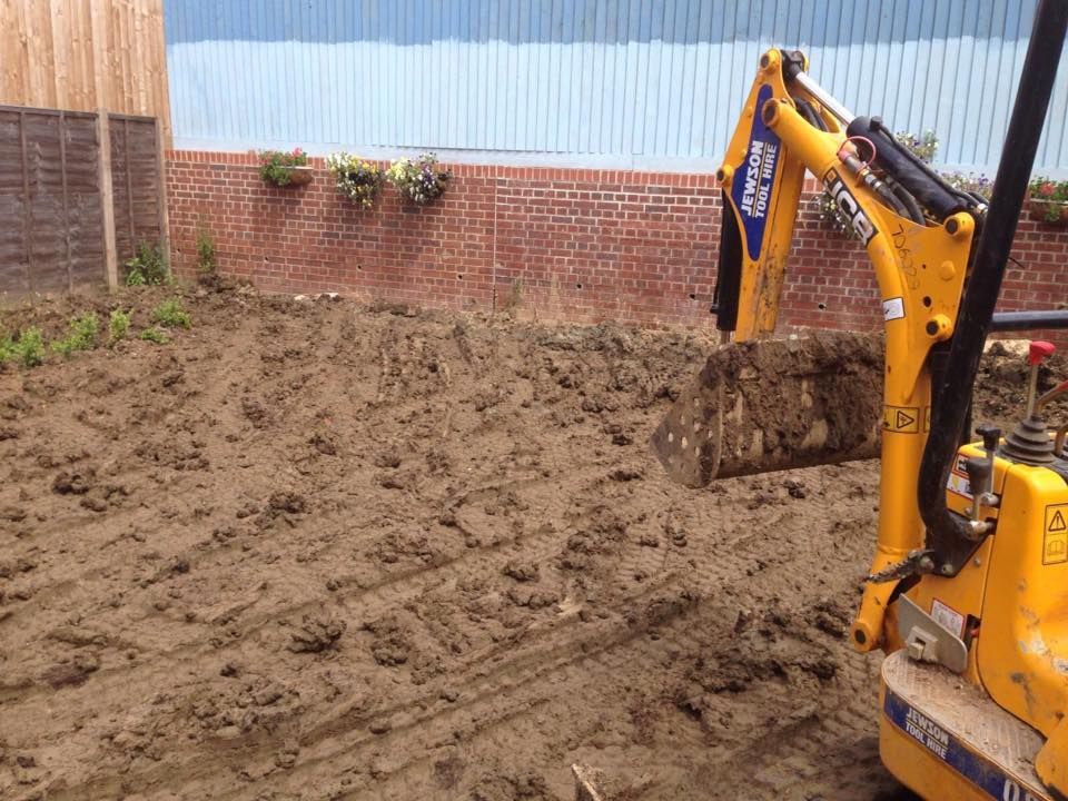 ground levelling on top of garden drainage system