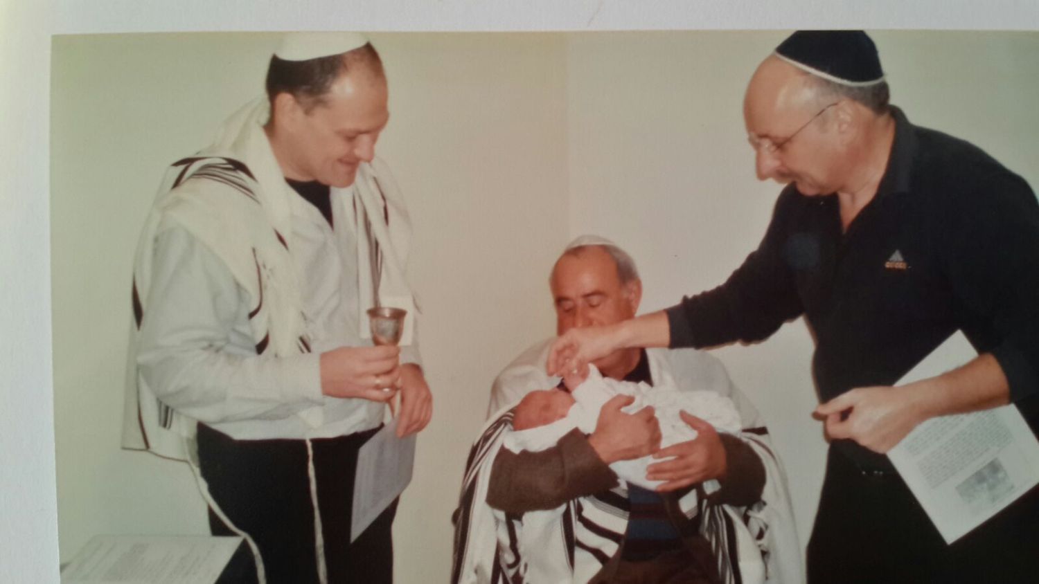 ברית מילה כהלכתה, בקליניקה, מבוצעת ע