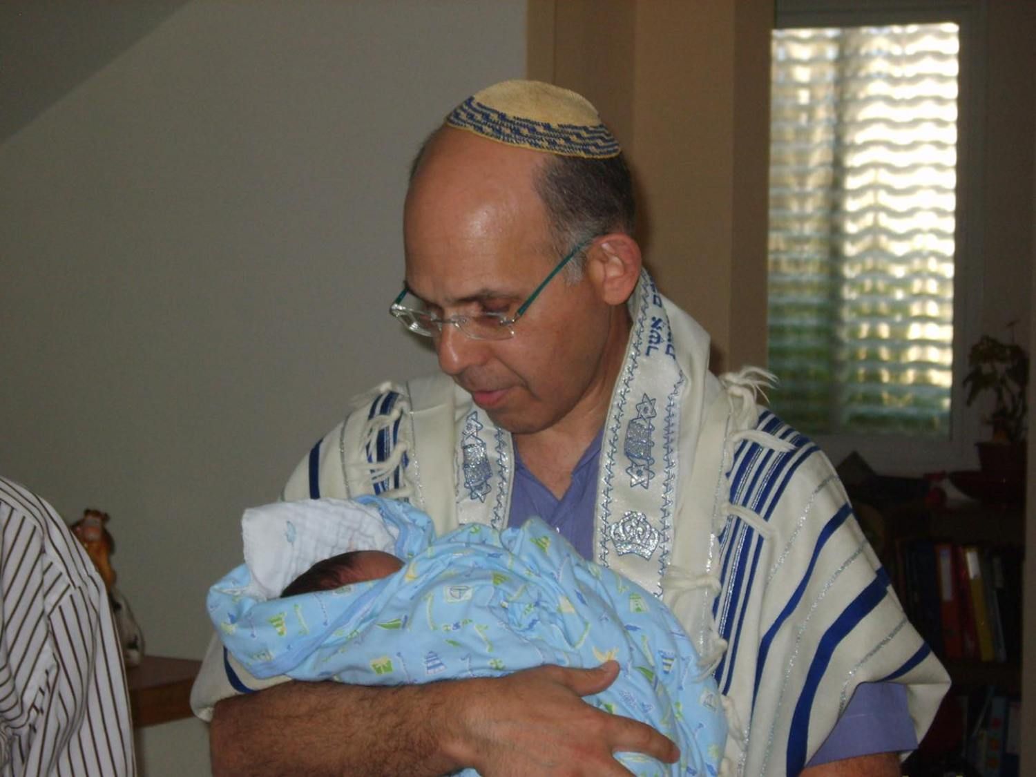 ברית מילה כהלכתה, בקליניקה, מבוצעת ע