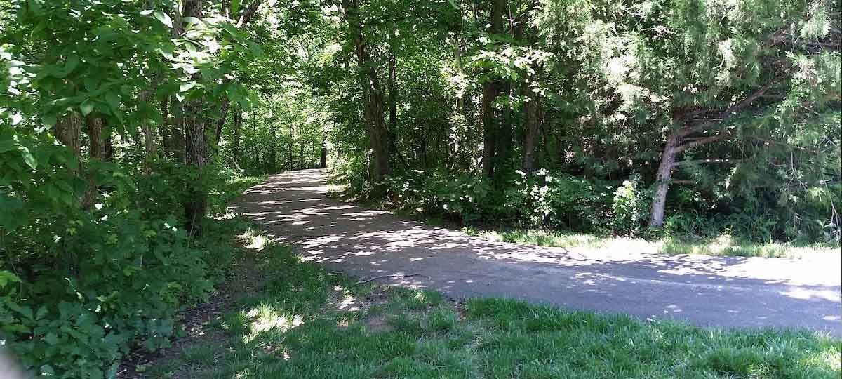 Kten place apartments forest walk path in de soto
