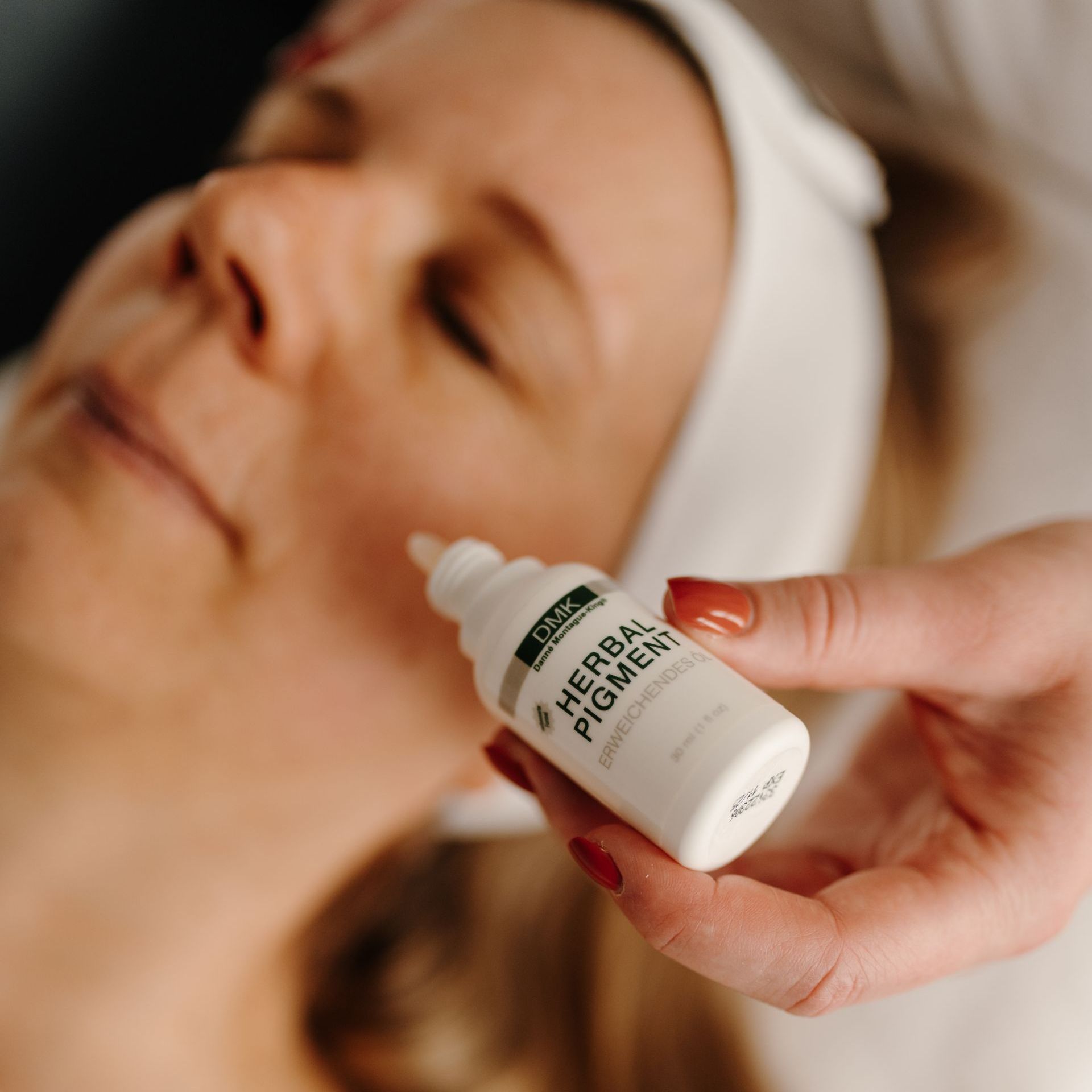 Bindweefselmassage gezichtsbehandeling bij Glow Spa in Drachten