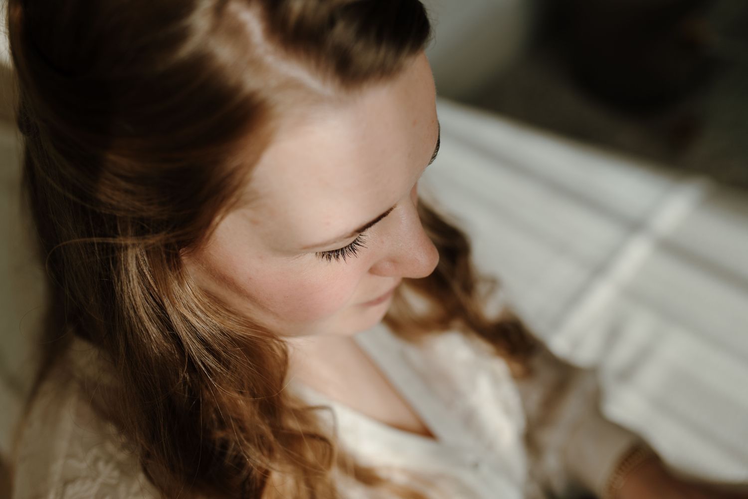 Verven van de wimpers bij Glow Spa in Drachten