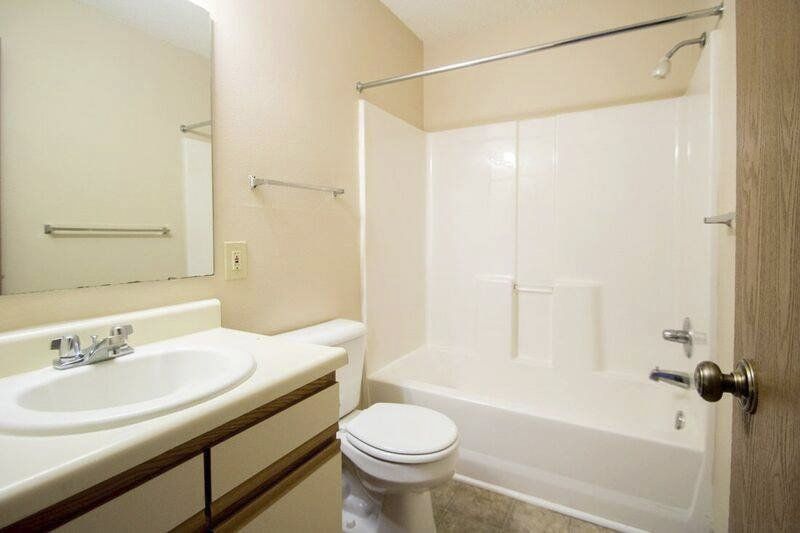 Bathroom | Country Hill