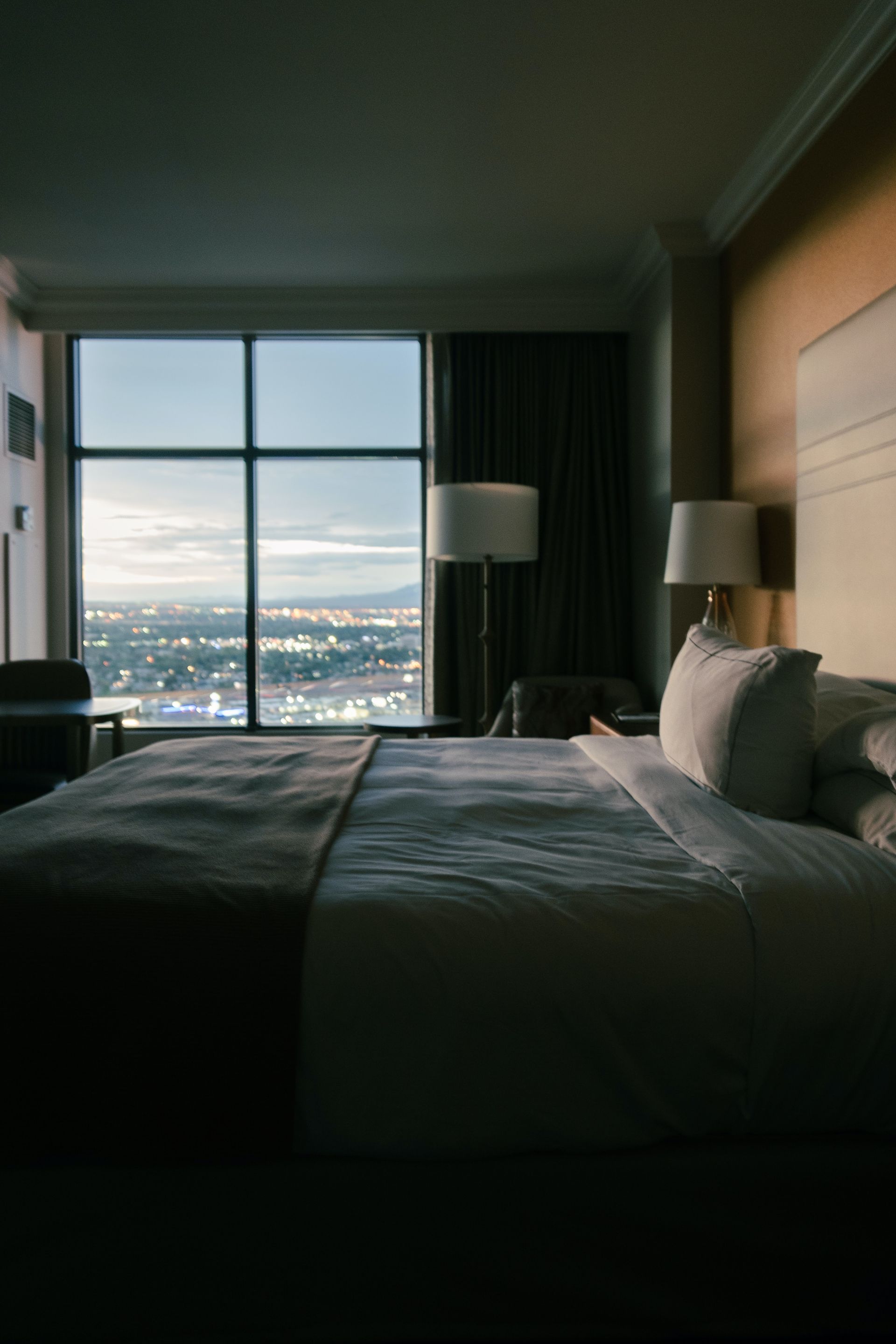 minimalist bedroom