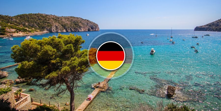 Camp de Mar ist ein malerischer Ferienort, der für seine einzigartig Strandsetup bekannt ist