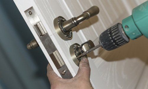 experienced locksmith