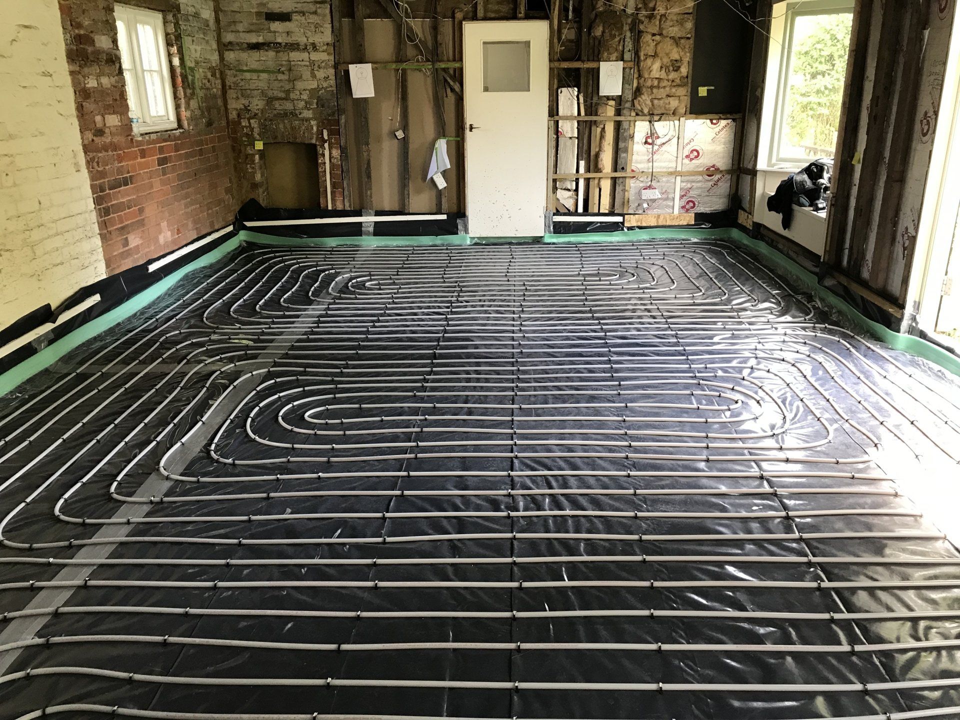 wet underfloor heating installation Reading