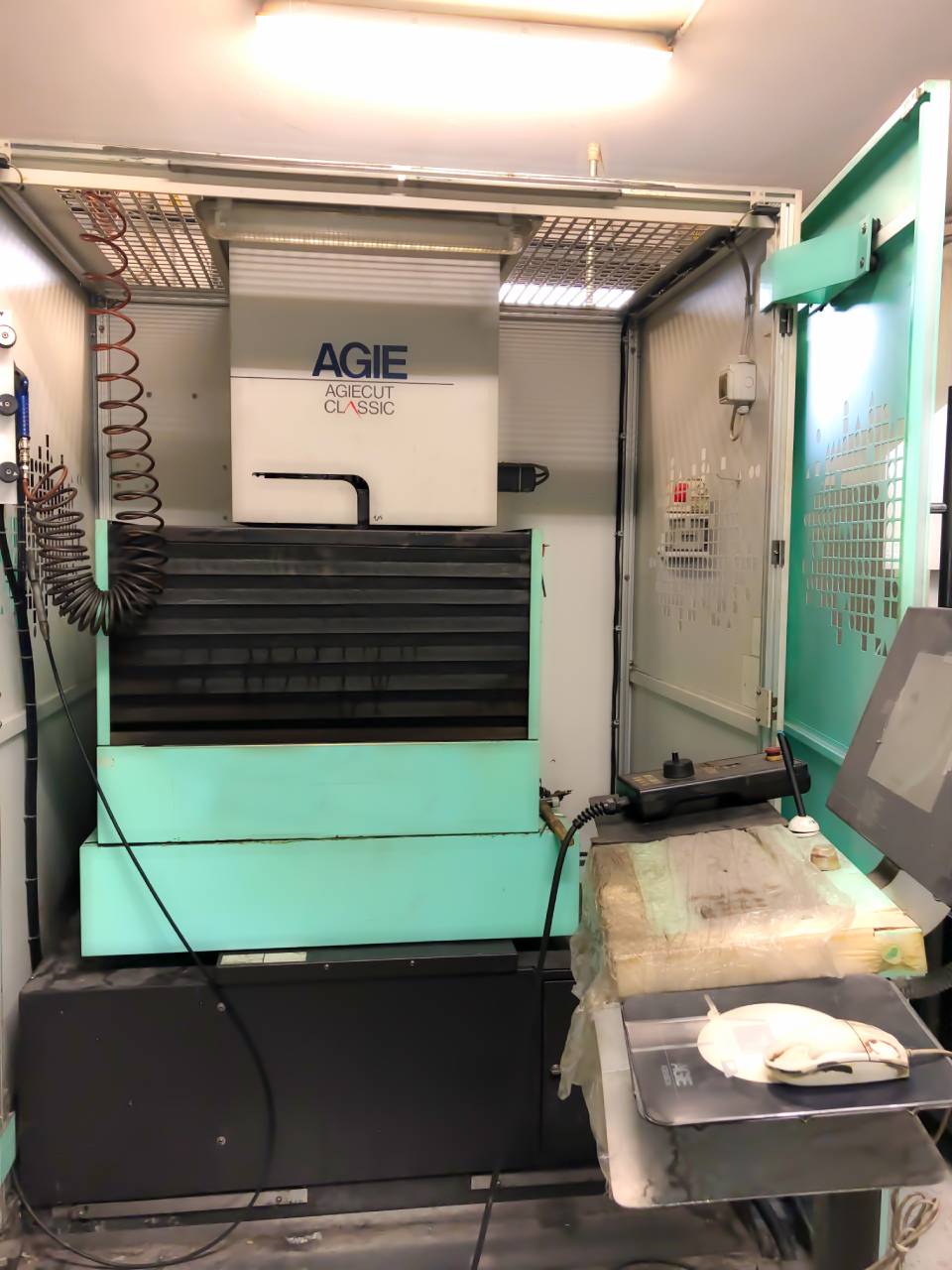 centro di tranciatura metalli