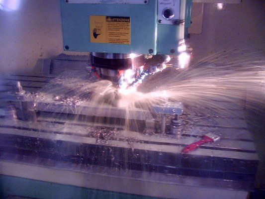 taglio ad acqua metalli