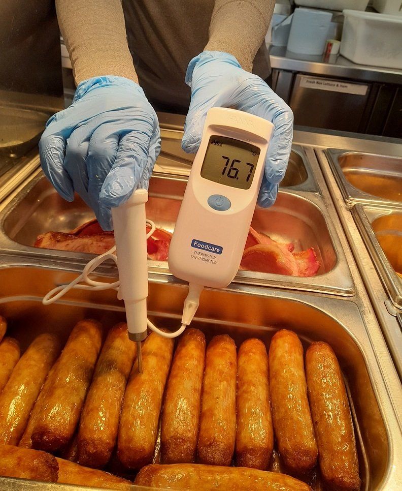 Food Meat Thermometer for accurate temperature measurement of meat and food including food probe. Ideal for taking the temperature of meat or food in kitchens and restaurants.