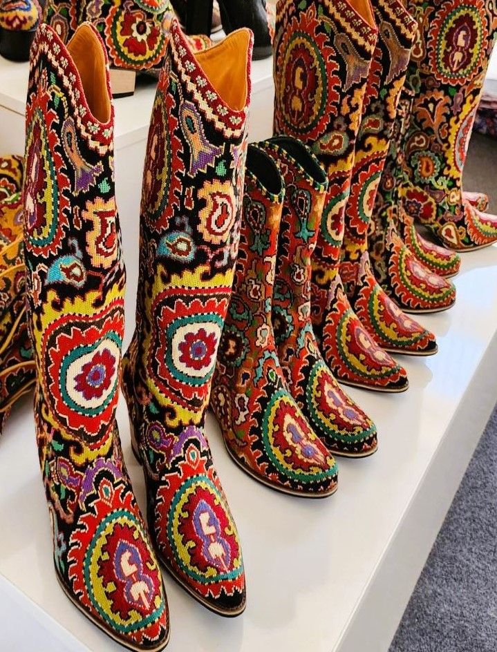 Uzbek boots