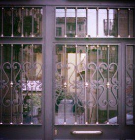 SOSTITUZIONE E REALIZZAZIONE DI PORTONI CONDOMINIALI