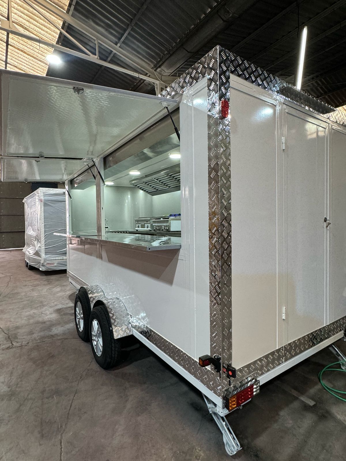 FOODTRUCK CURVO 4.55x2.x2.