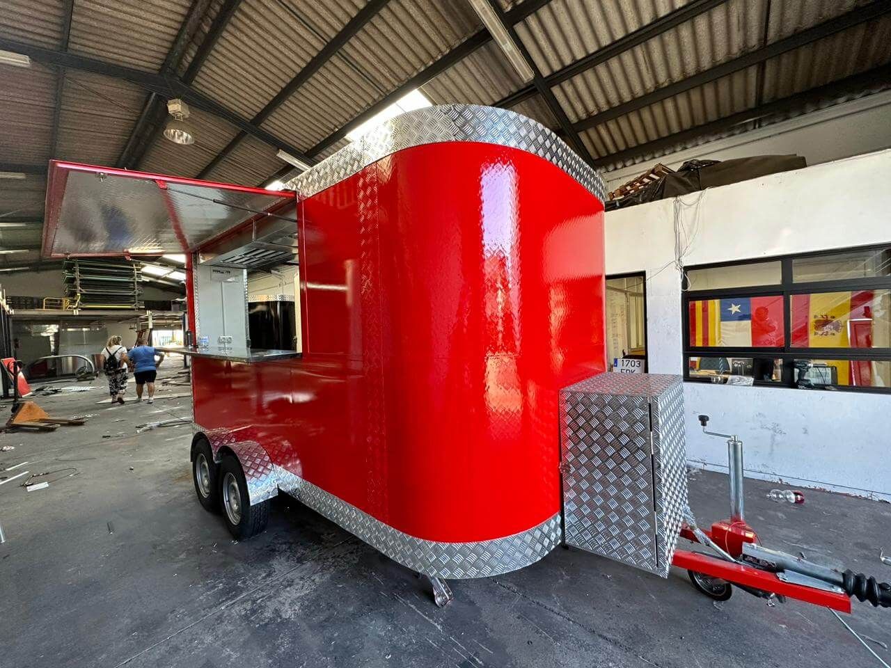 Foodtruck Curvo 4 mts