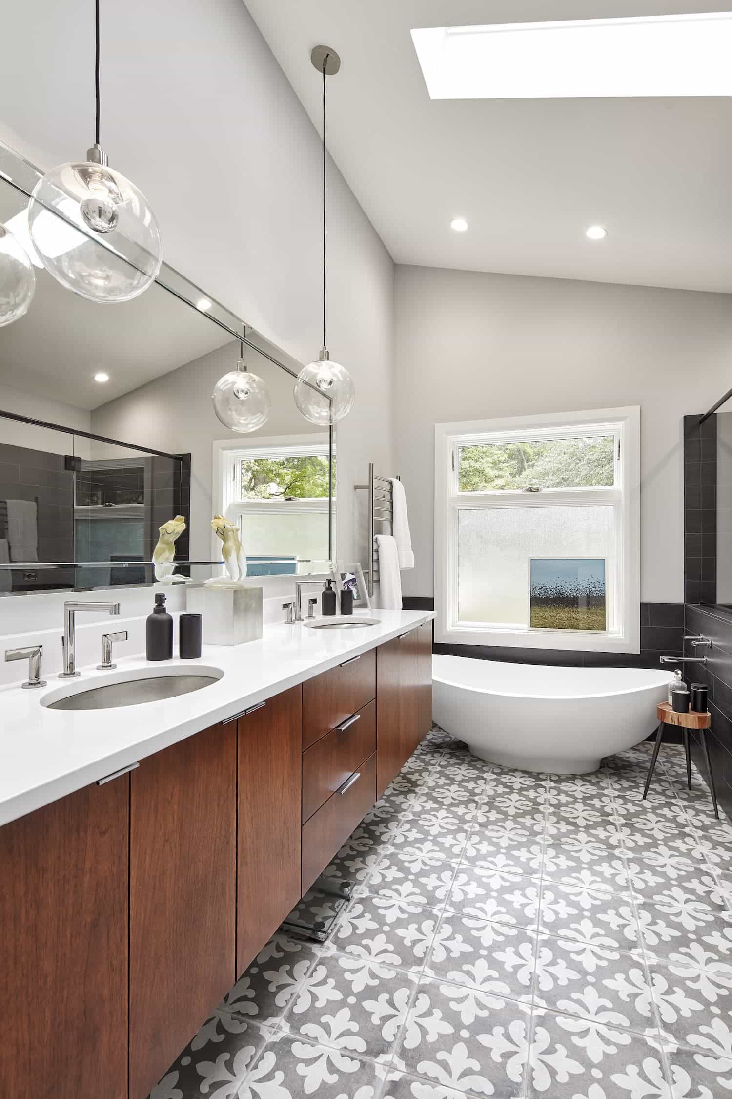 Large bathroom with deep tub and pattern tile