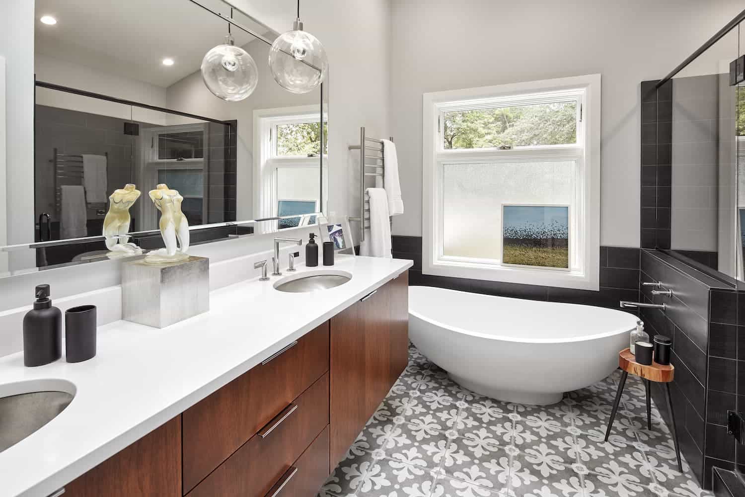 Large bathroom with deep tub and pattern tile