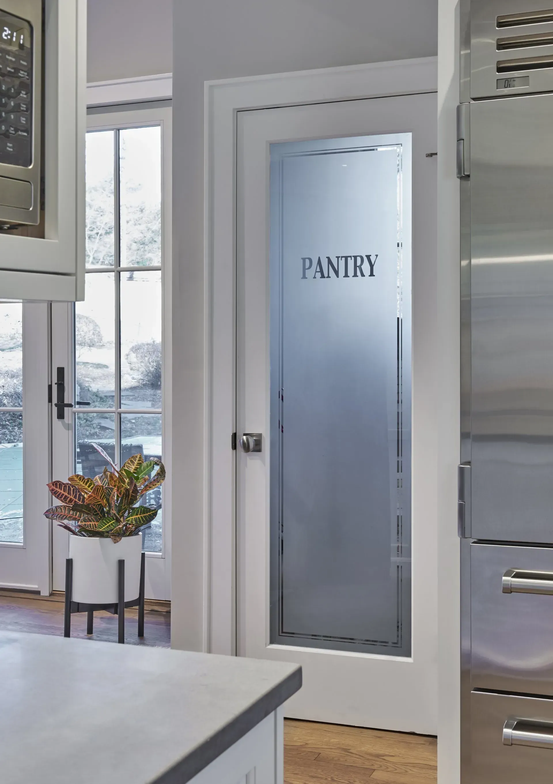 Pantry door with frosted glass and 
