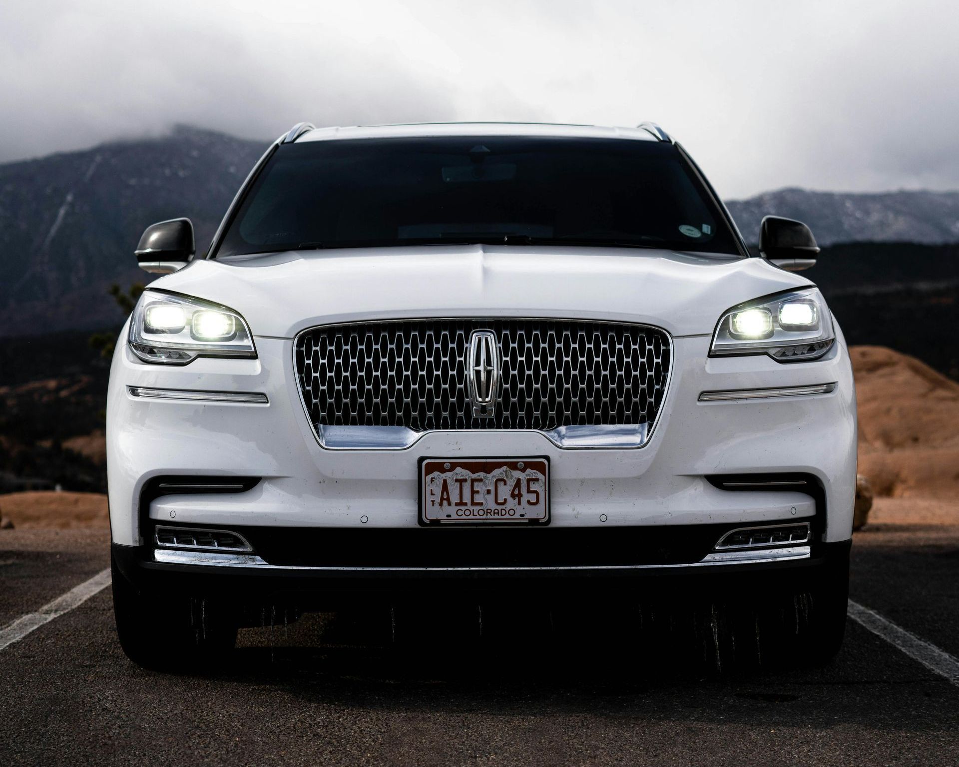 Booking Chauffeurs Luxury Car Service Lincoln Navigator