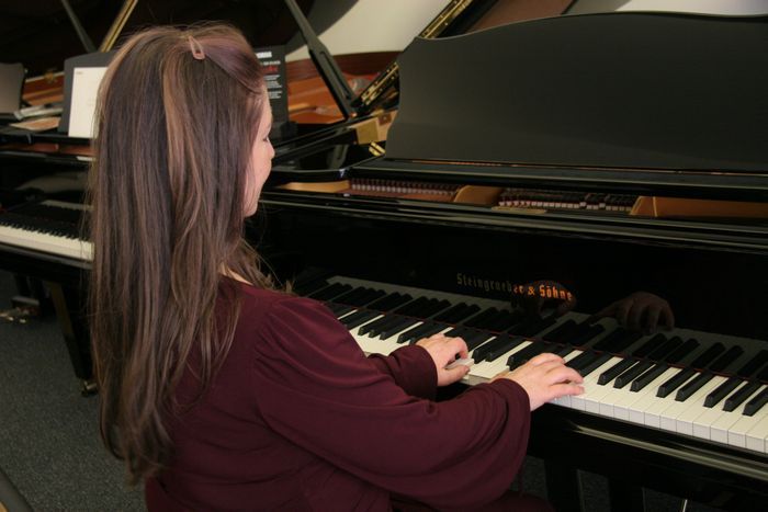 louisa beard playing piano