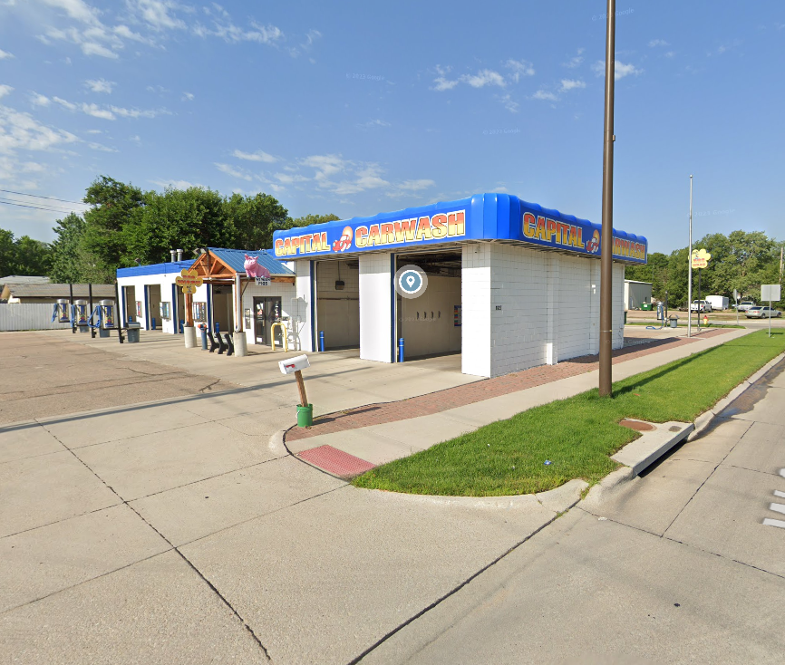 1827 W Capital Avenue