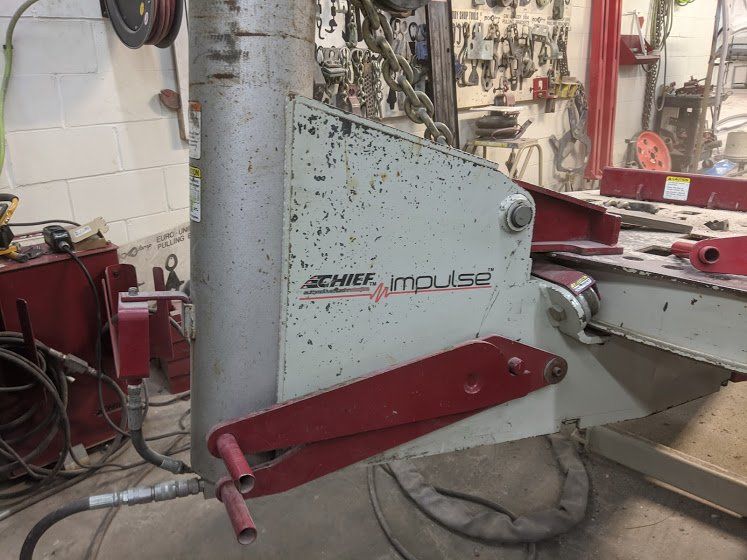 Madison Auto Collision frame straightener