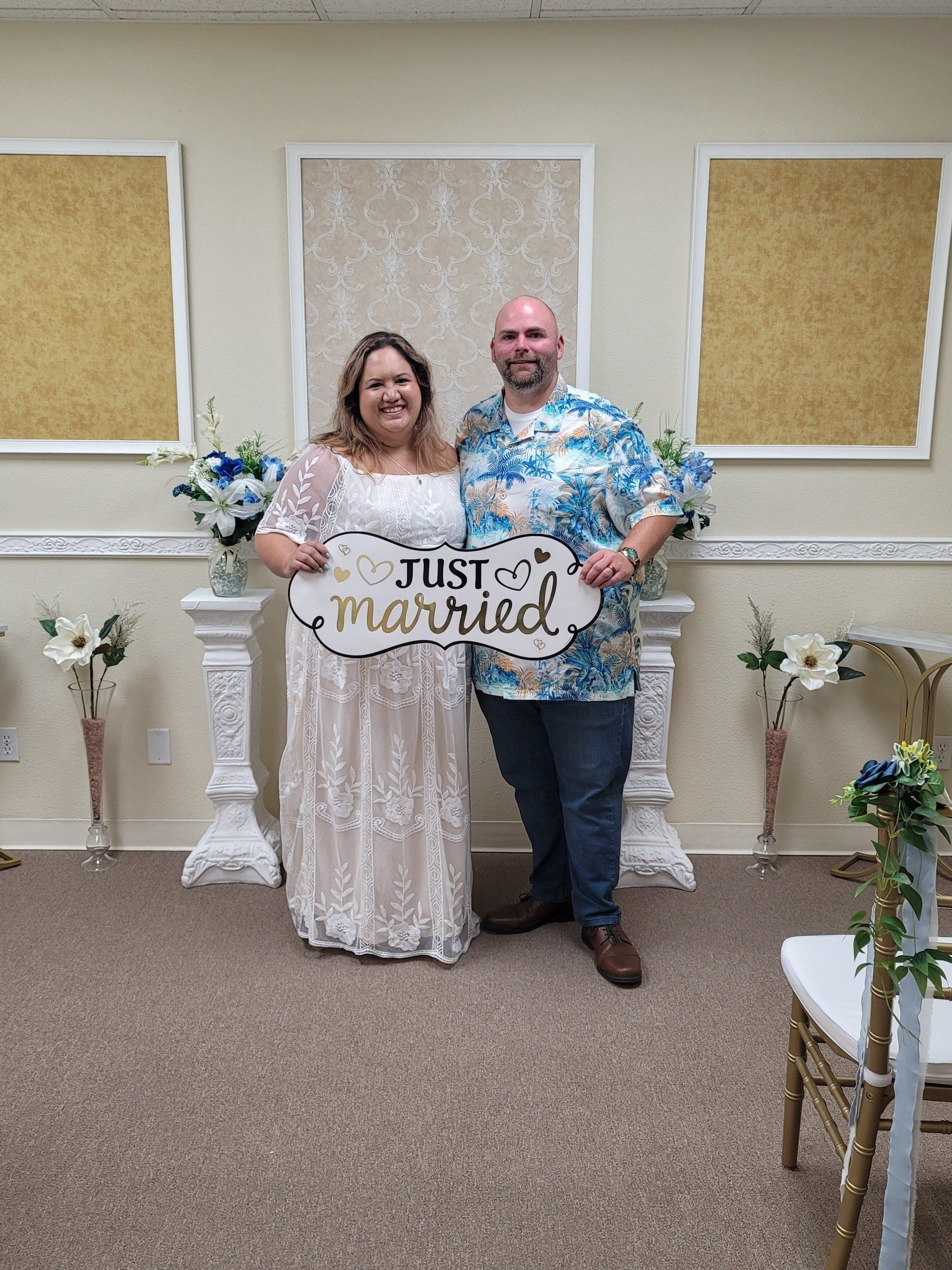 Blues and Whites made this couple feel alright during their wedding in Rancho Mirage, CA