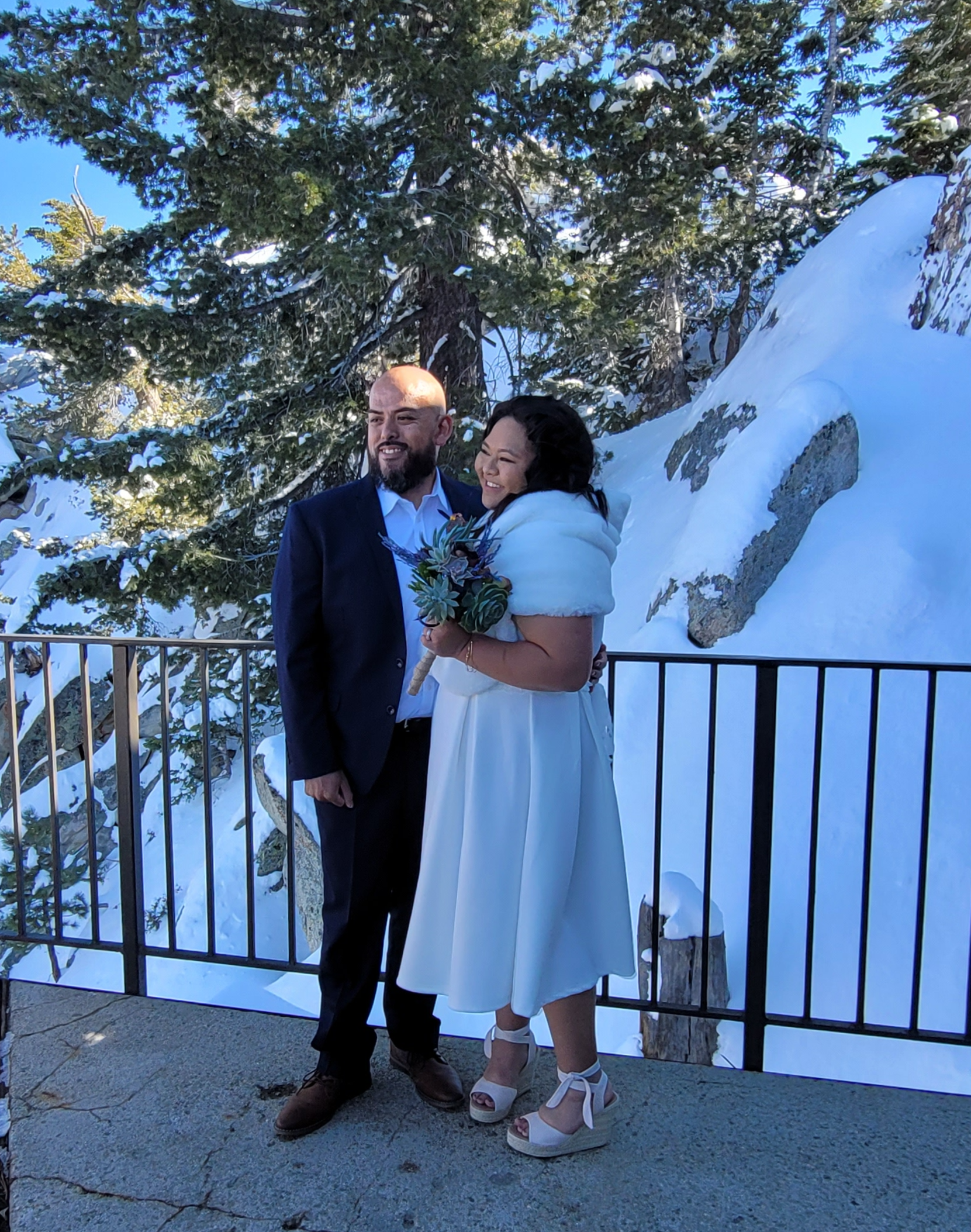 Snowy Winter Ceremony at the top of the Palm Springs Aerial Tramway