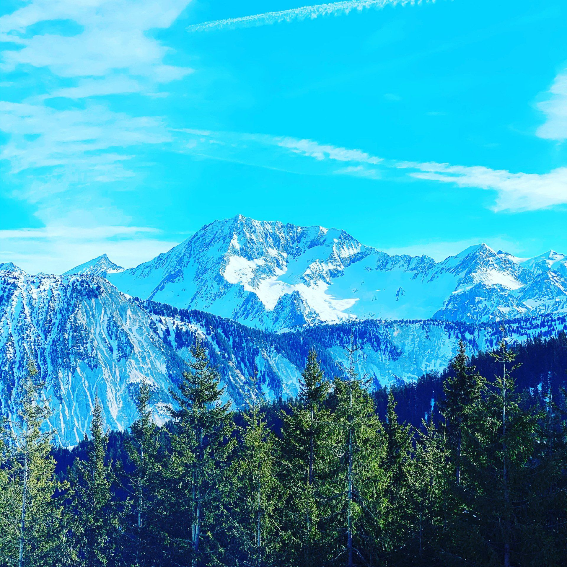 montagnes enneigées