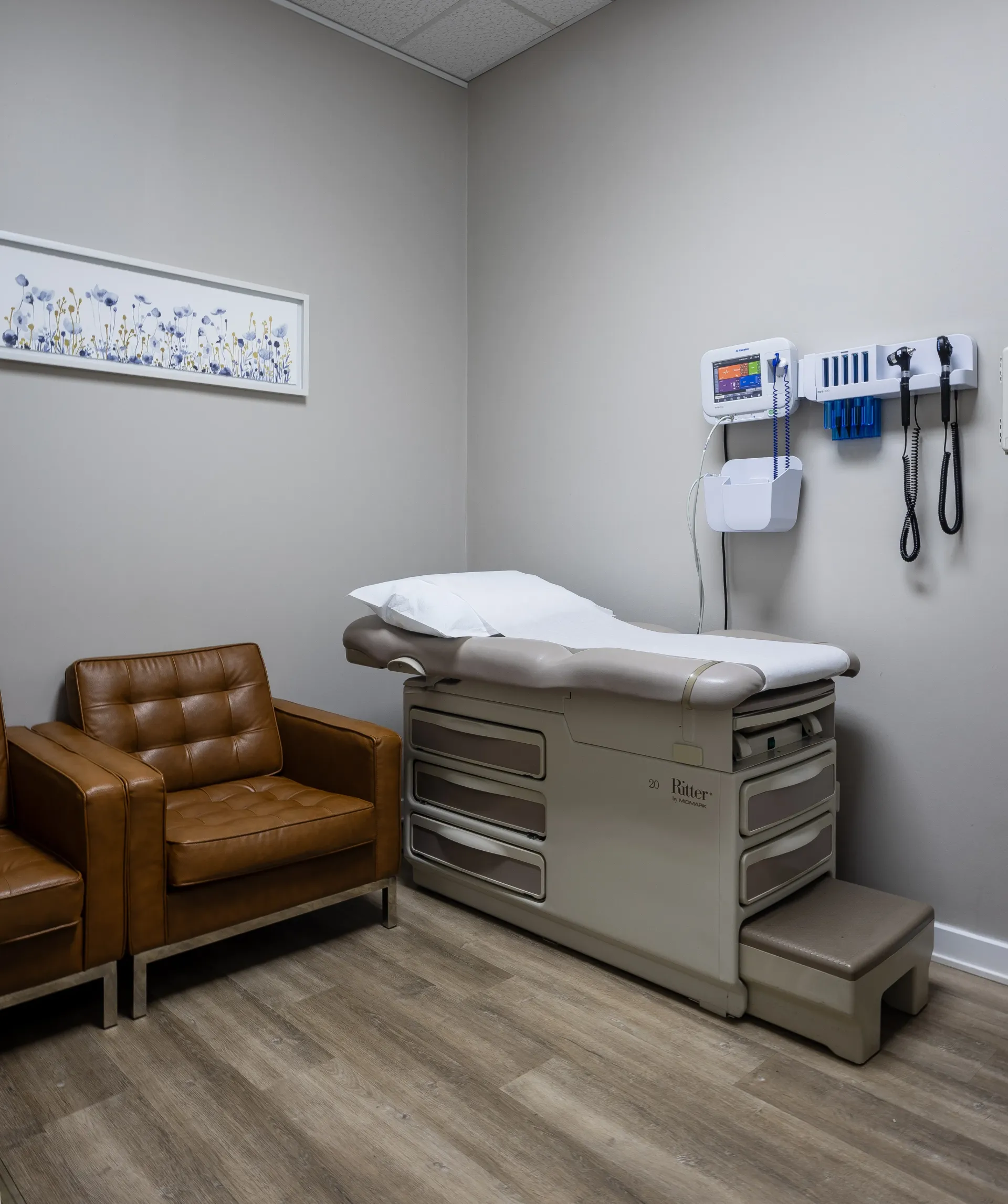 Pioneer Physicians Exam Room Urgent Care, Immediate Care, & Primary Care Bolingbrook, IL