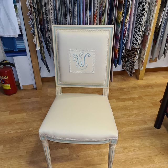 sedia imbottita senza braccioli