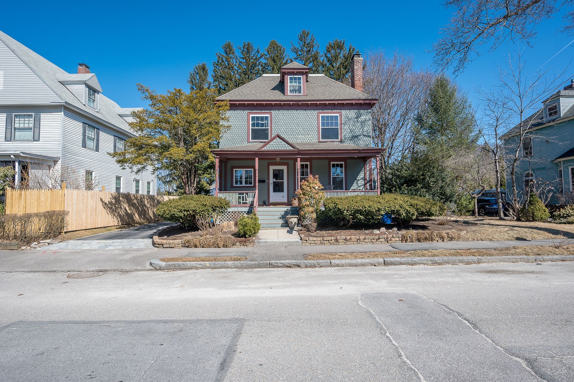 Large three story single family home centrally located in Worcester