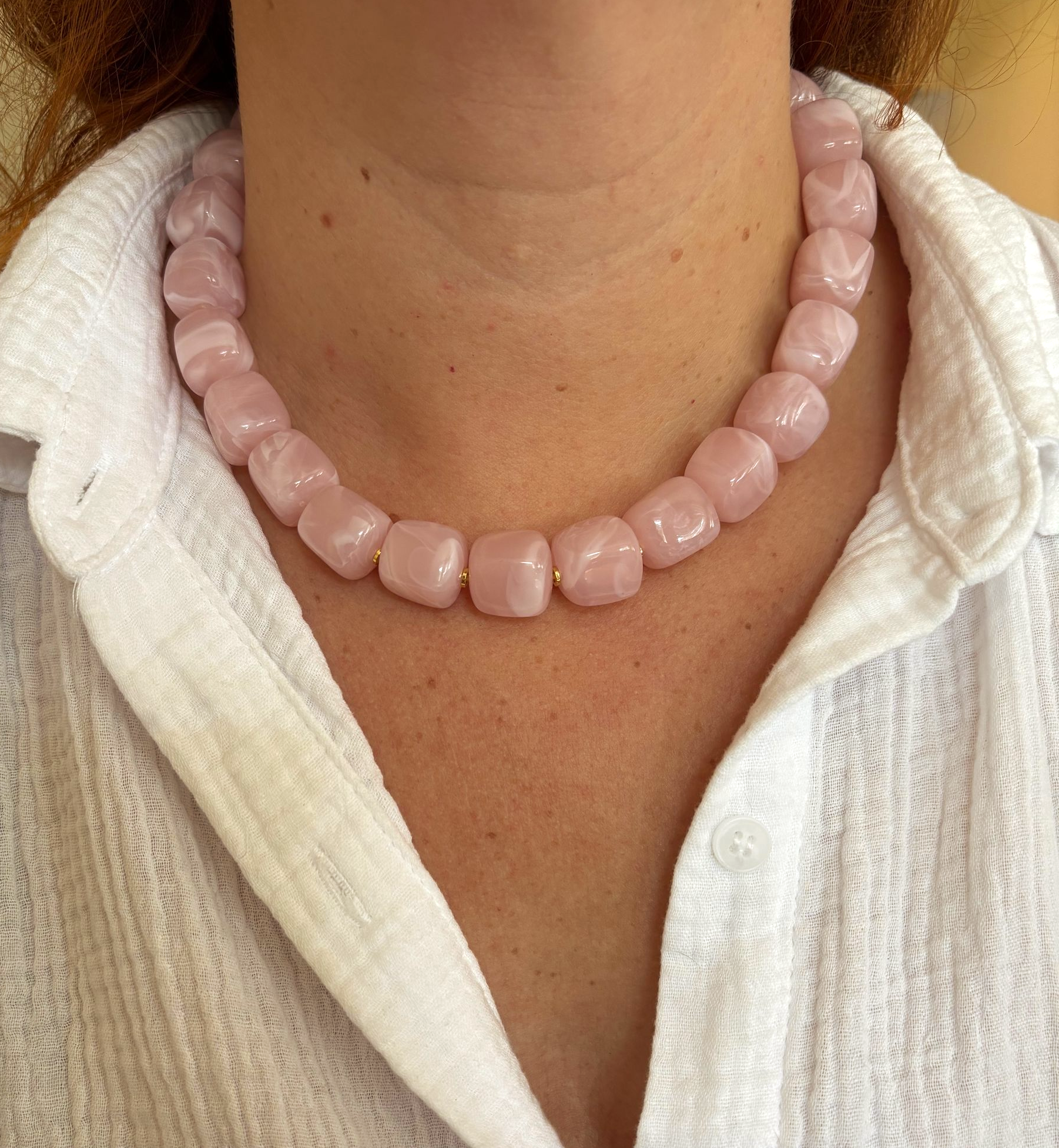 Ketting acryl vierkant roze