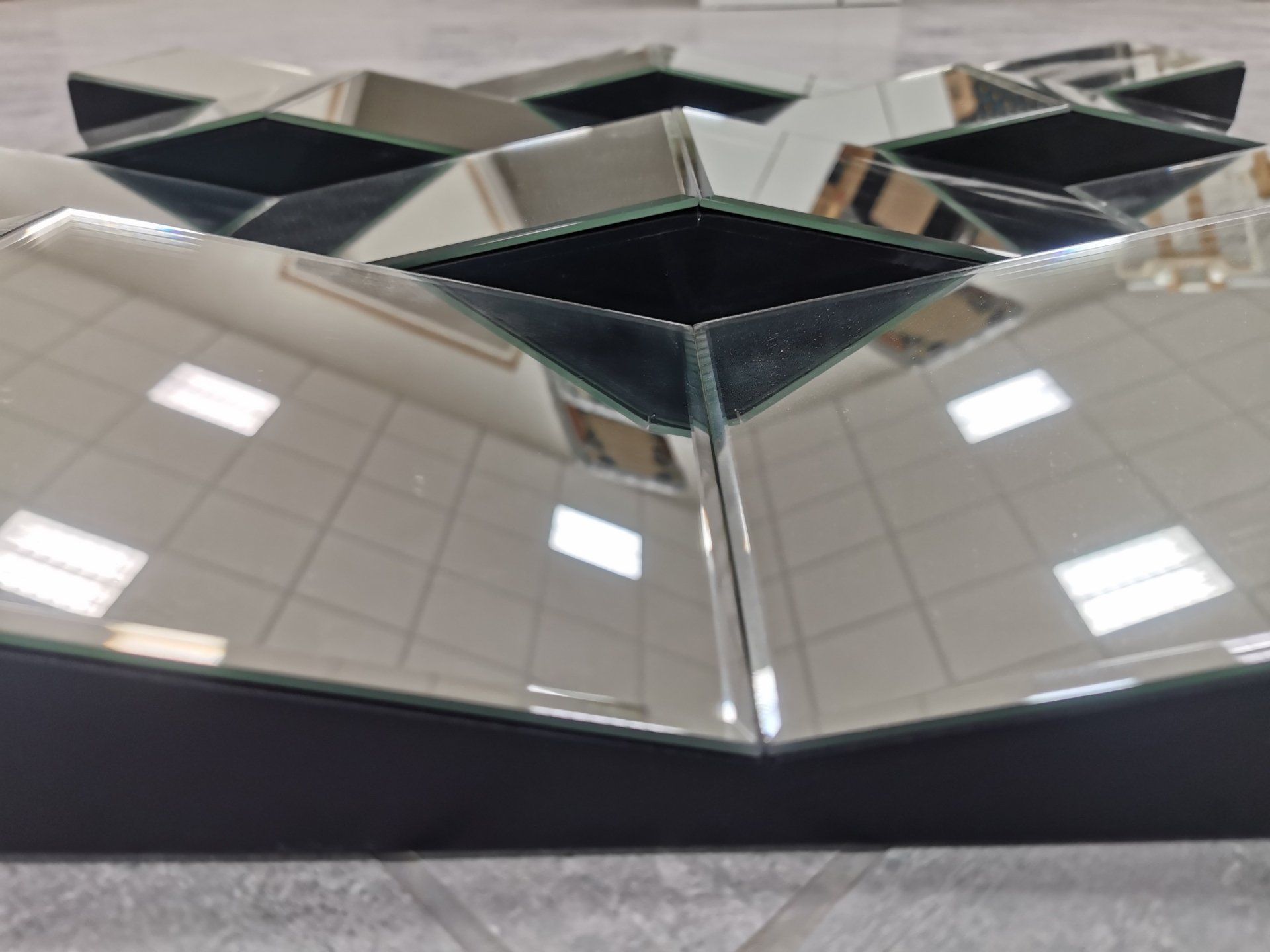 Specchio destrutturato