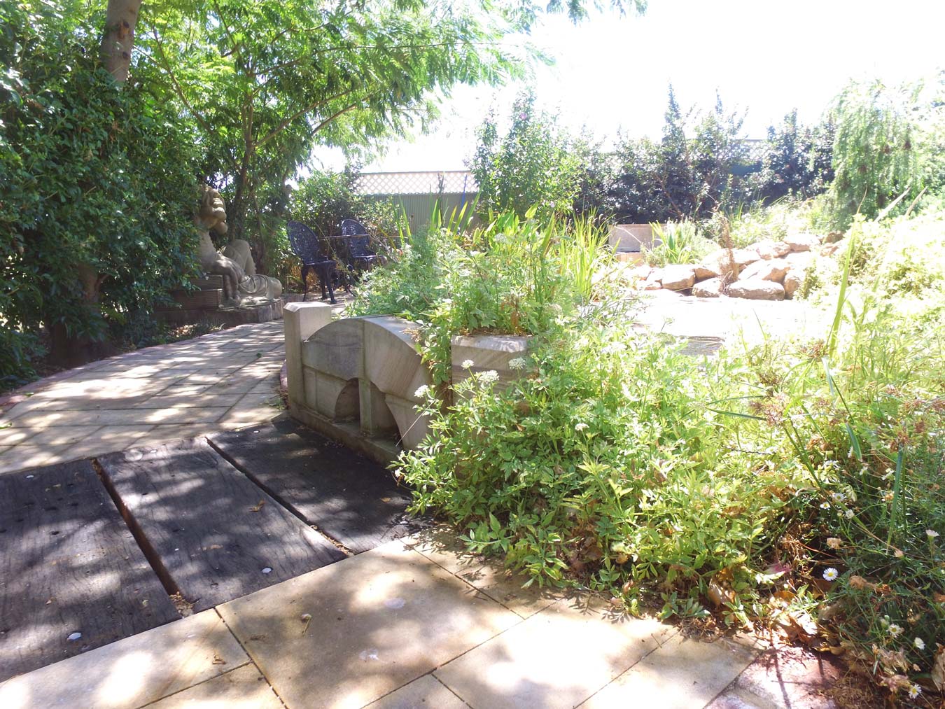 residential-grass and pavements