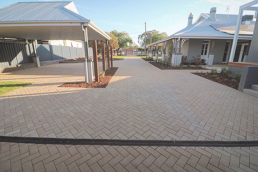 residential-landscaping stone