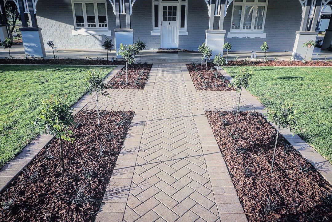 residential-landscaping stone