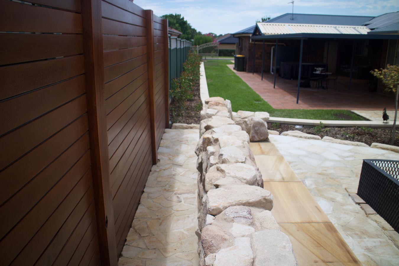 residential-landscaping wall side