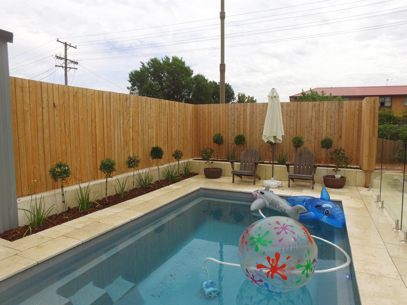 residential-landscaping pool