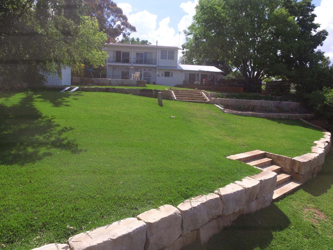 residential-landscaping lawn