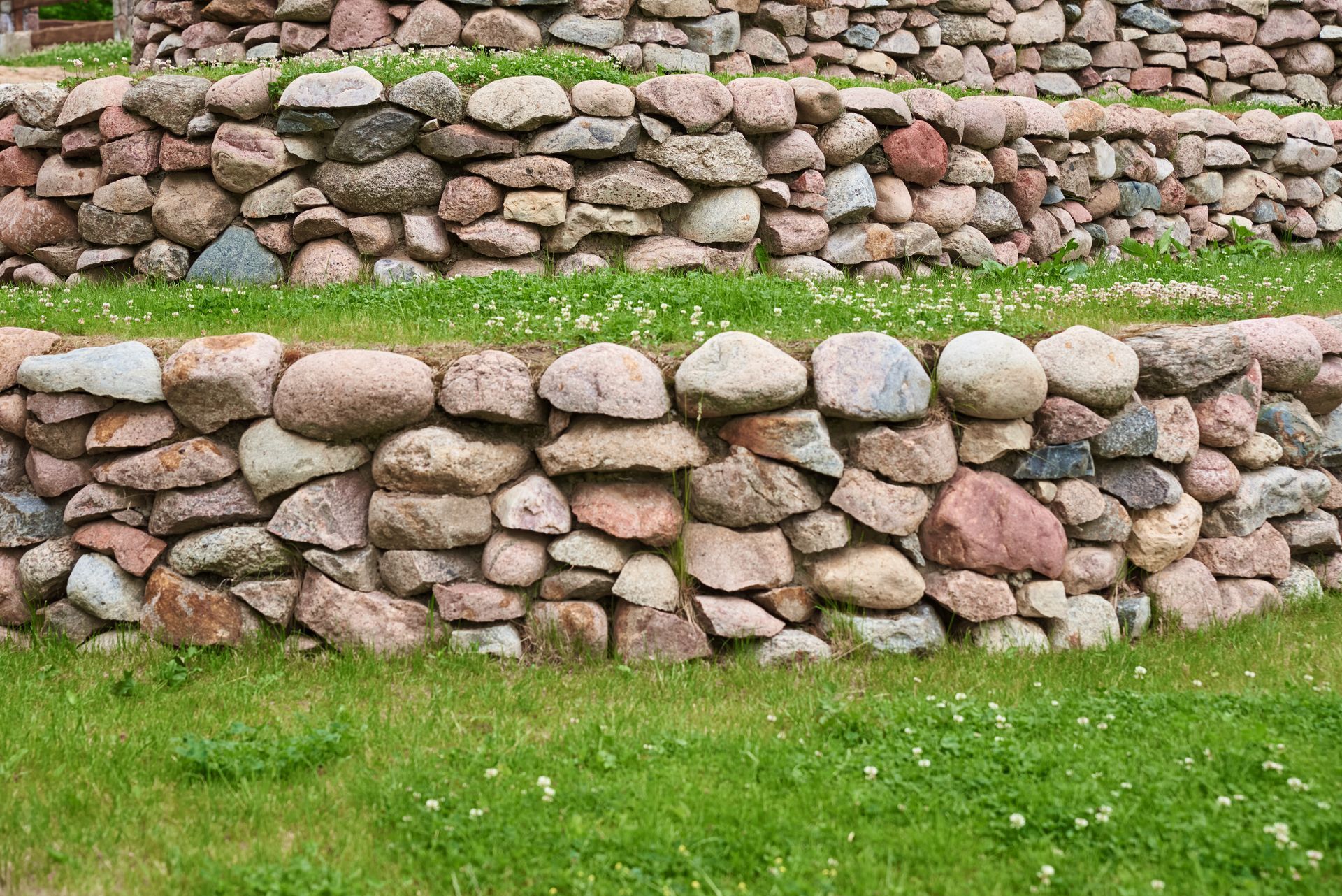 Fieldstone Wall Boulders